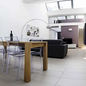 Comoloft Apartamento Como